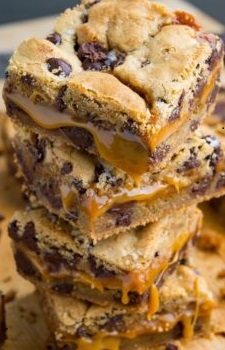 Chocolate-Chip-Cookie-Bars