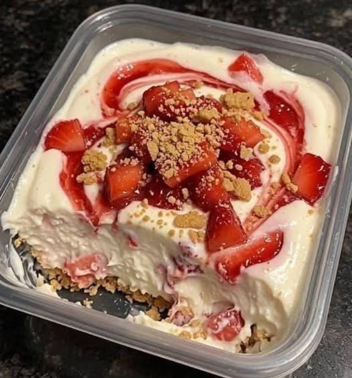 High-Protein Strawberry Cheesecake Bowl